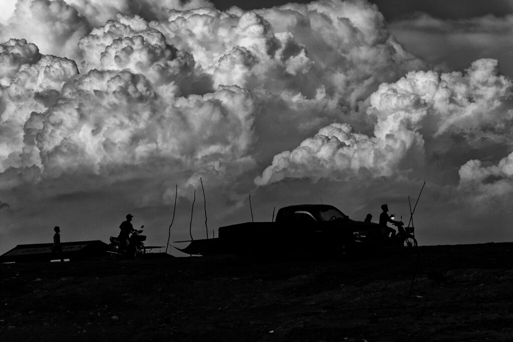 Motorace at Lake Tonle Sap