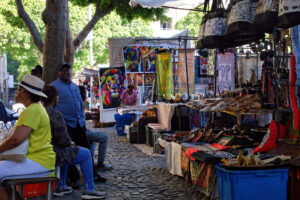 Afrikanischer Kunstmarkt am Green Market Place, Kapstadt