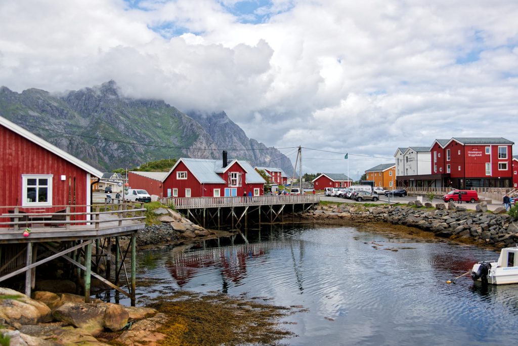 Rorbuer in Henningsvær, Lofoten, Norwegen